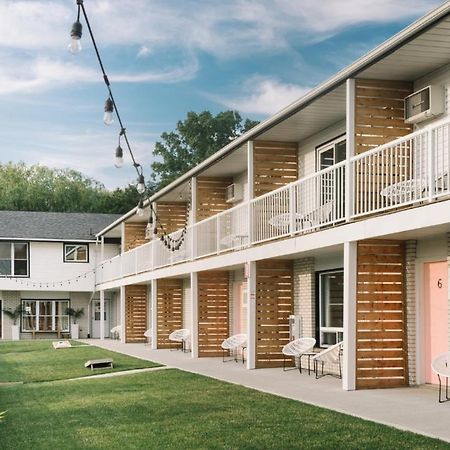 The June Motel, Prince Edward County Picton Εξωτερικό φωτογραφία