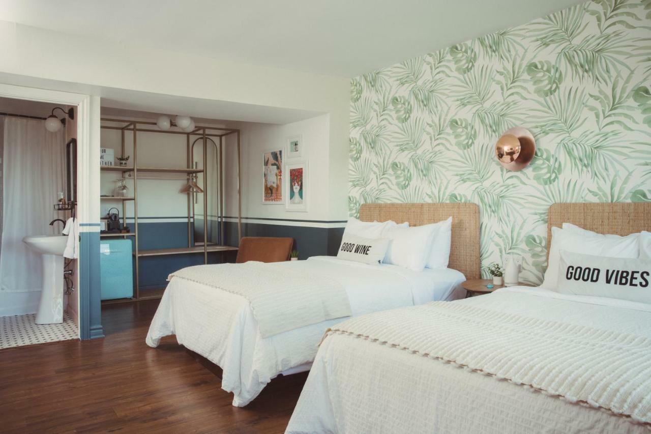 The June Motel, Prince Edward County Picton Εξωτερικό φωτογραφία